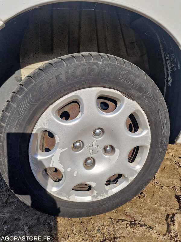 Легковой автомобиль PEUGEOT 206 - LOT N°1: фото 6