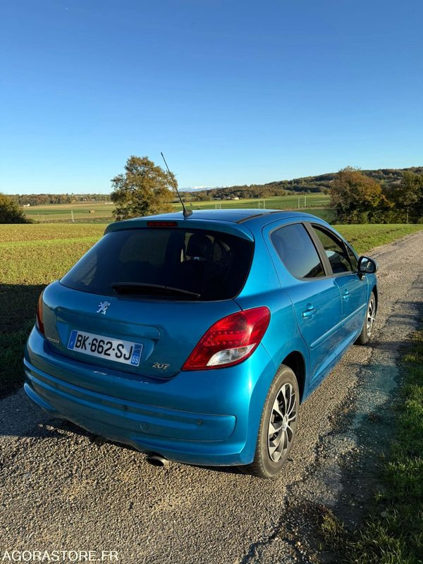 PEUGEOT 207 FULL OPTIONS DIESEL 1.6 HDI  90 CV - ANNEE 2011 - Легковой автомобиль: фото 3 PEUGEOT 207 FULL OPTIONS DIESEL 1.6 HDI  90 CV - ANNEE 2011 - Легковой автомобиль: фото 3