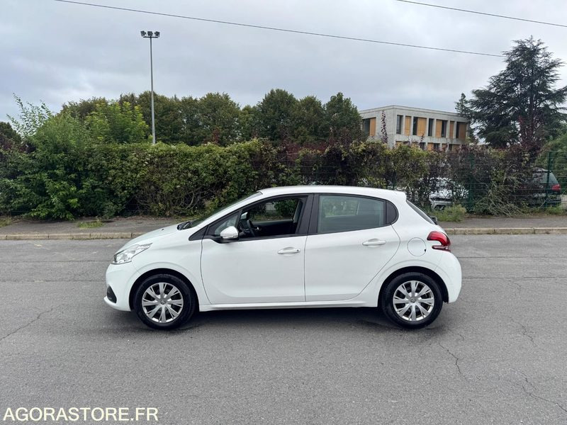 PEUGEOT 208 1.5 100 HDI 193 000 KM - Легковой автомобиль: фото 2 PEUGEOT 208 1.5 100 HDI 193 000 KM - Легковой автомобиль: фото 2