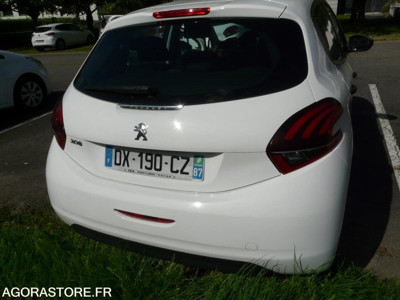 PEUGEOT 208 DX190CZ - Легковой автомобиль: фото 3 PEUGEOT 208 DX190CZ - Легковой автомобиль: фото 3