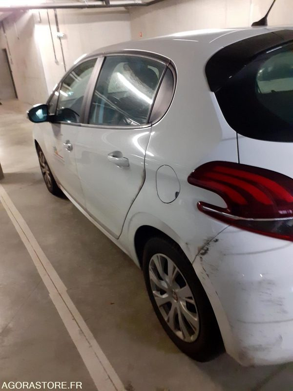 Peugeot 208 - 2015 - 210947kms - Легковой автомобиль: фото 3 Peugeot 208 - 2015 - 210947kms - Легковой автомобиль: фото 3