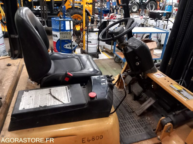 CHARIOT ELEVATEUR CATERPILLAR GP25 D4800 - Погрузочно-разгрузочная техника: фото 3 CHARIOT ELEVATEUR CATERPILLAR GP25 D4800 - Погрузочно-разгрузочная техника: фото 3