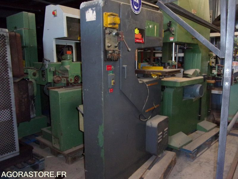 RARE SCIE a ruban verticale a métaux ULTRA - Металлообрабатывающий станок: фото 3 RARE SCIE a ruban verticale a métaux ULTRA - Металлообрабатывающий станок: фото 3