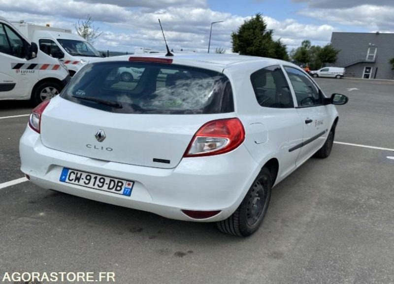 RENAULT CLIO / 160842 kms / 2013 / CW-919-DB - Легковой автомобиль: фото 2 RENAULT CLIO / 160842 kms / 2013 / CW-919-DB - Легковой автомобиль: фото 2