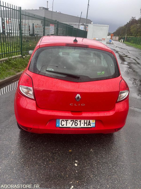 RENAULT - CLIO III (1.5 DCI) - DIESEL - 212000 kms - année 2013 - Легковой автомобиль: фото 4 RENAULT - CLIO III (1.5 DCI) - DIESEL - 212000 kms - année 2013 - Легковой автомобиль: фото 4