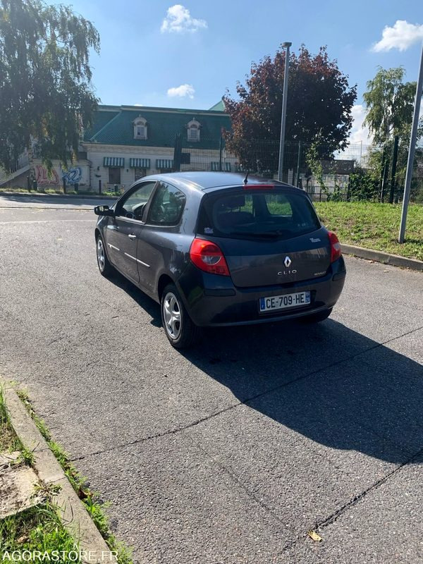 RENAULT CLIO III 16V 2006 238000 KM - Легковой автомобиль: фото 5 RENAULT CLIO III 16V 2006 238000 KM - Легковой автомобиль: фото 5
