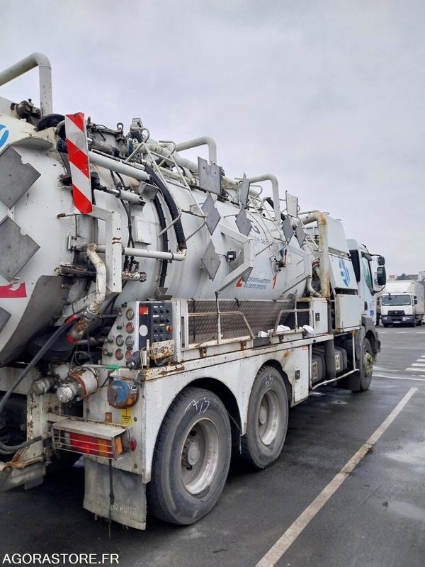 RENAULT Kerax 370 Dci HUWER ADR 2005 (258080Km) ROULANT EXPORT UNIQUEMENT - Ассенизатор: фото 4 RENAULT Kerax 370 Dci HUWER ADR 2005 (258080Km) ROULANT EXPORT UNIQUEMENT - Ассенизатор: фото 4