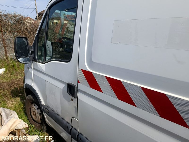 RENAULT MASTER - 2004 - 185782km - Цельнометаллический фургон: фото 1 RENAULT MASTER - 2004 - 185782km - Цельнометаллический фургон: фото 1