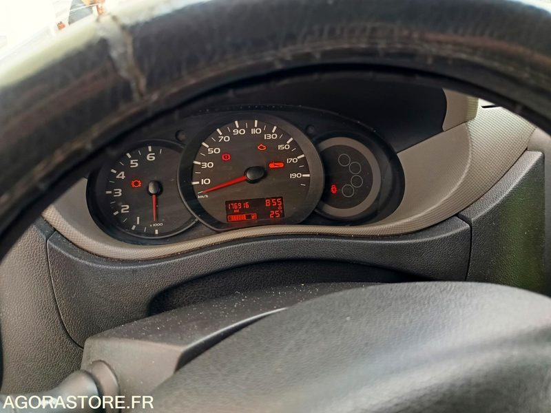 RENAULT MASTER BENNE 2.3 DCI - Малотоннажный самосвал: фото 4 RENAULT MASTER BENNE 2.3 DCI - Малотоннажный самосвал: фото 4