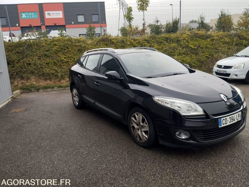 RENAULT MÉGANE 3 TOMTOM 1.5 DCI 110 - ANNÉE 2012 - 221000 KMS - Универсал: фото 3 RENAULT MÉGANE 3 TOMTOM 1.5 DCI 110 - ANNÉE 2012 - 221000 KMS - Универсал: фото 3