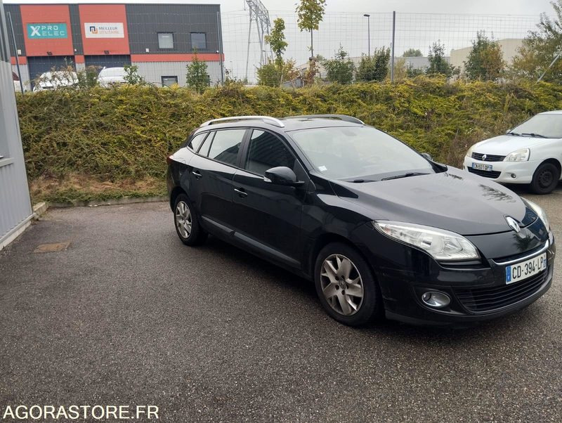 RENAULT MÉGANE 3 TOMTOM 1.5 DCI 110 - ANNÉE 2012 - 221000 KMS - Универсал: фото 5 RENAULT MÉGANE 3 TOMTOM 1.5 DCI 110 - ANNÉE 2012 - 221000 KMS - Универсал: фото 5