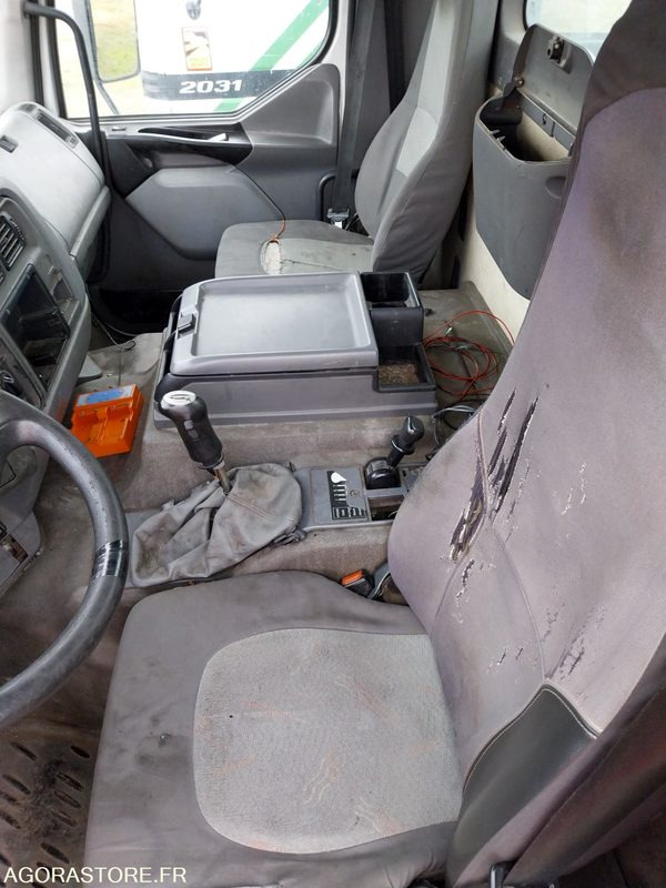 RENAULT PREMIUM 370-19 / 2007 / 371820 km - Грузовик-шасси: фото 5 RENAULT PREMIUM 370-19 / 2007 / 371820 km - Грузовик-шасси: фото 5