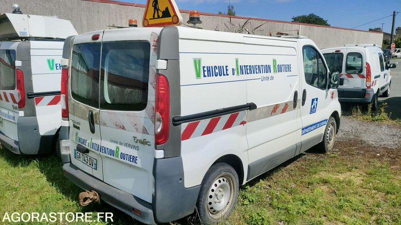 RENAULT TRAFIC - 2007 - 404190 KM - Цельнометаллический фургон: фото 2 RENAULT TRAFIC - 2007 - 404190 KM - Цельнометаллический фургон: фото 2