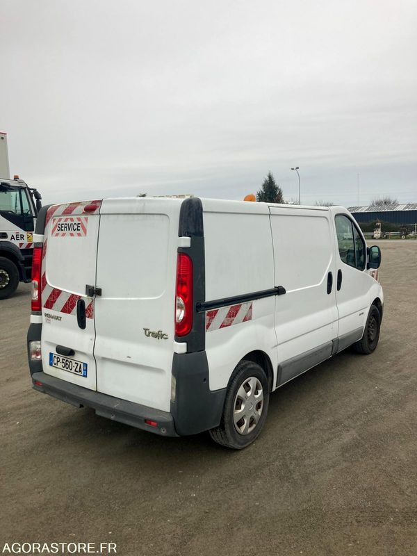 RENAULT TRAFIC diesel - Année 2013 - 376.300km - Цельнометаллический фургон: фото 4 RENAULT TRAFIC diesel - Année 2013 - 376.300km - Цельнометаллический фургон: фото 4
