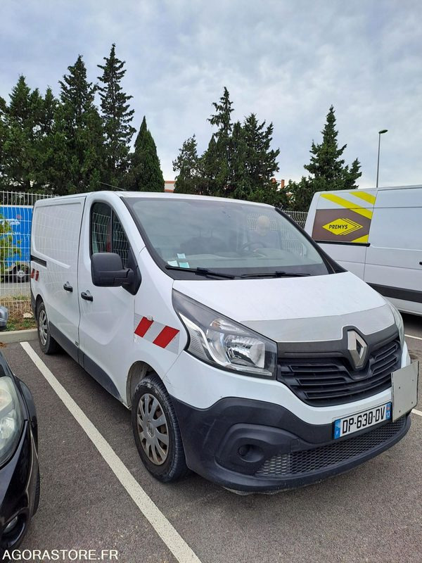 RENAULT Trafic VU 4p Fourgon FG-GCF L1 - 2015 - 313823 KM - P1511325 - Цельнометаллический фургон: фото 1 RENAULT Trafic VU 4p Fourgon FG-GCF L1 - 2015 - 313823 KM - P1511325 - Цельнометаллический фургон: фото 1