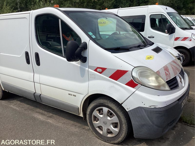 RENAULT Trafic VU 4p Fourgon FG GD CON - 2013 - 272011 KM - P1510094 - Цельнометаллический фургон: фото 2 RENAULT Trafic VU 4p Fourgon FG GD CON - 2013 - 272011 KM - P1510094 - Цельнометаллический фургон: фото 2