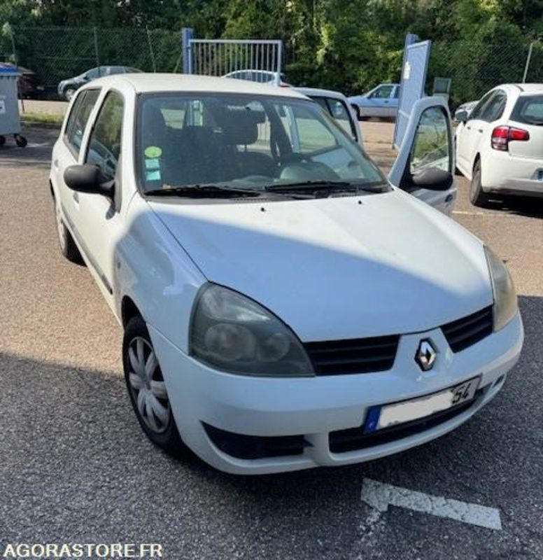 Renault CLIO 2 - Легковой автомобиль: фото 2 Renault CLIO 2 - Легковой автомобиль: фото 2