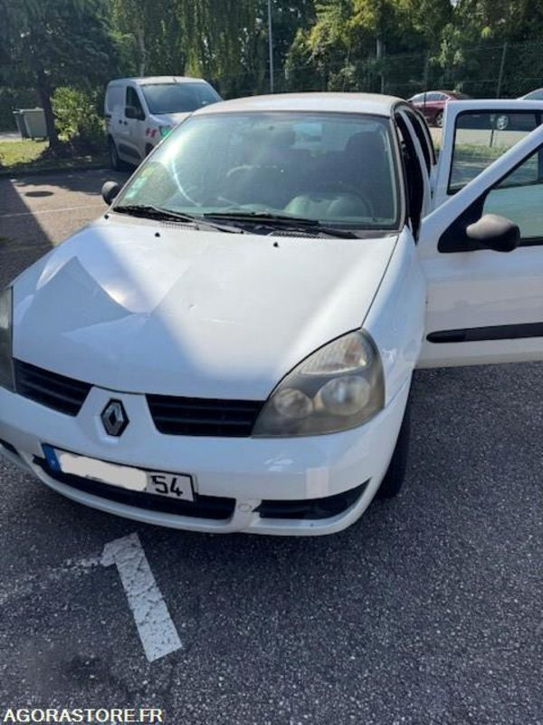 Renault CLIO 2 - Легковой автомобиль: фото 1 Renault CLIO 2 - Легковой автомобиль: фото 1