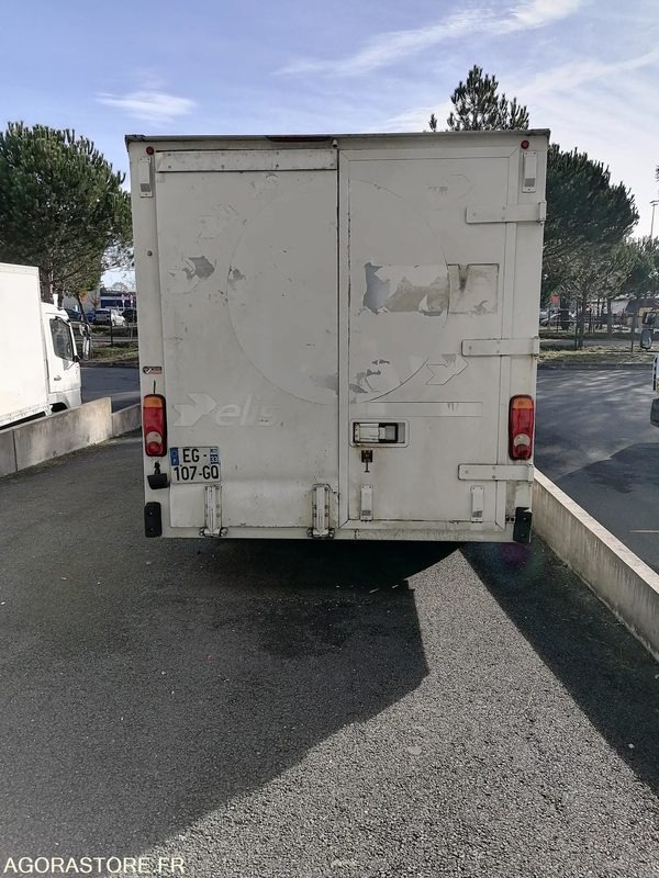 Renault Master - 2016 - 225000 Kms - Цельнометаллический фургон: фото 2 Renault Master - 2016 - 225000 Kms - Цельнометаллический фургон: фото 2