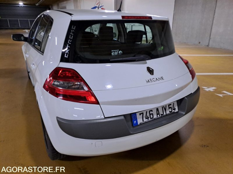 Renault Megane VERS.II 1.5 DCI 85 5P - Легковой автомобиль: фото 5 Renault Megane VERS.II 1.5 DCI 85 5P - Легковой автомобиль: фото 5