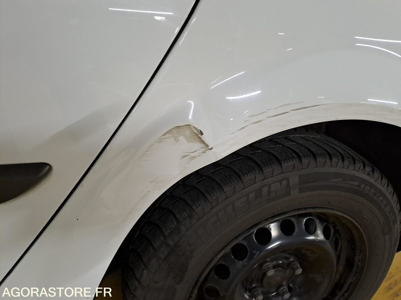 Renault Megane VERS.II 1.5 DCI 85 5P - Легковой автомобиль: фото 4 Renault Megane VERS.II 1.5 DCI 85 5P - Легковой автомобиль: фото 4