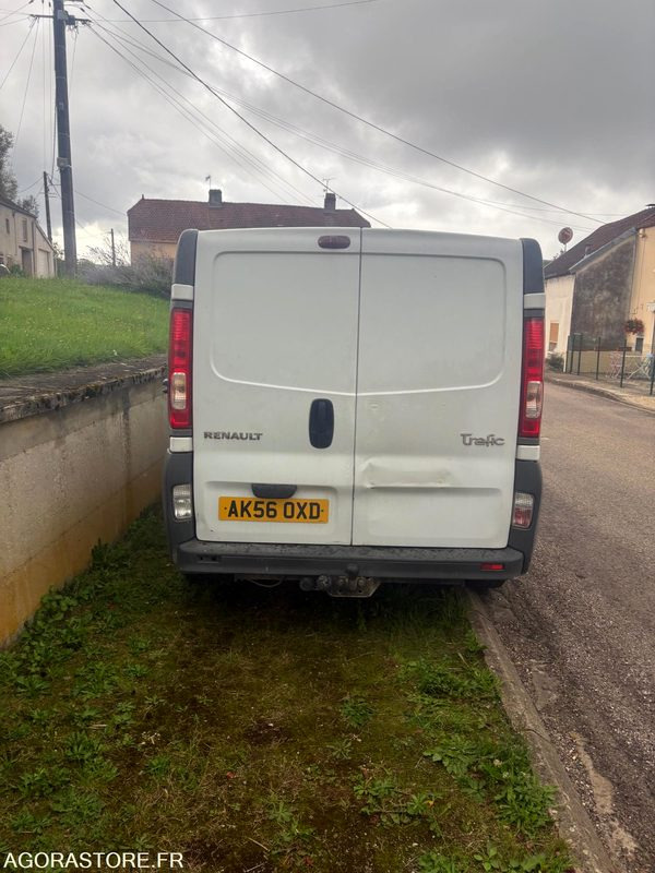 Renault Trafic dci 115 / 228000 km - Immatriculation anglaise - Легковой фургон: фото 1 Renault Trafic dci 115 / 228000 km - Immatriculation anglaise - Легковой фургон: фото 1