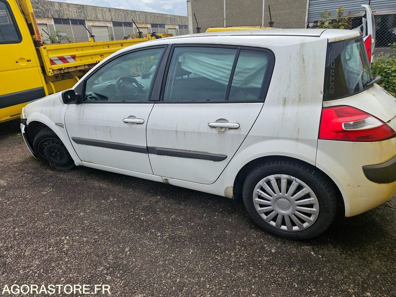 Renault megane - 2008 - 250000km - 3939ZZ76 - Легковой автомобиль: фото 4 Renault megane - 2008 - 250000km - 3939ZZ76 - Легковой автомобиль: фото 4