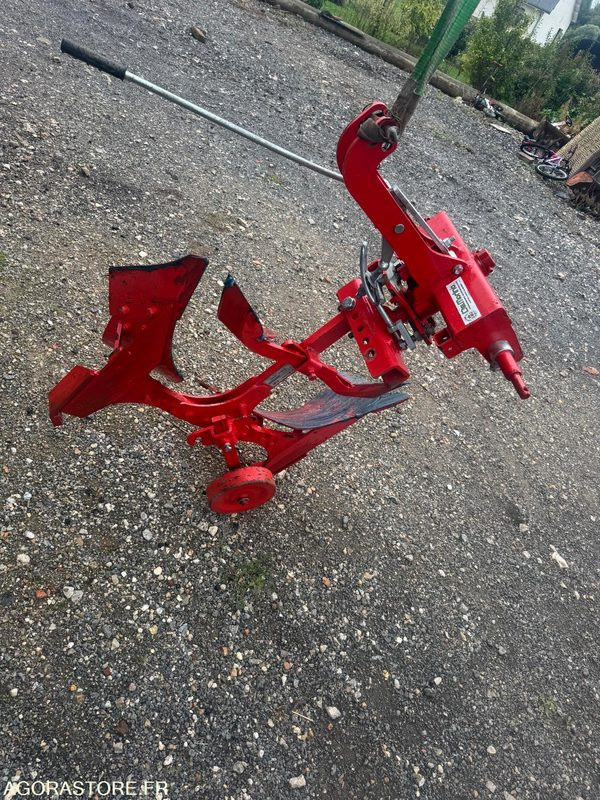 CHARRUE 1 SOCLE MICRO TRACTEUR - Сельскохозяйственная техника: фото 2 CHARRUE 1 SOCLE MICRO TRACTEUR - Сельскохозяйственная техника: фото 2