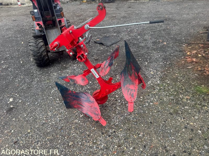 CHARRUE 1 SOCLE MICRO TRACTEUR - Сельскохозяйственная техника: фото 1 CHARRUE 1 SOCLE MICRO TRACTEUR - Сельскохозяйственная техника: фото 1