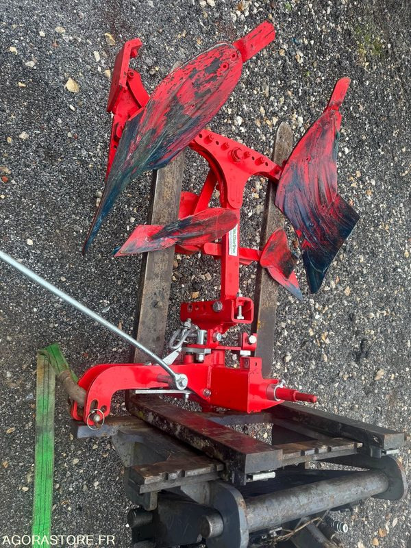 CHARRUE 1 SOCLE MICRO TRACTEUR - Сельскохозяйственная техника: фото 3 CHARRUE 1 SOCLE MICRO TRACTEUR - Сельскохозяйственная техника: фото 3