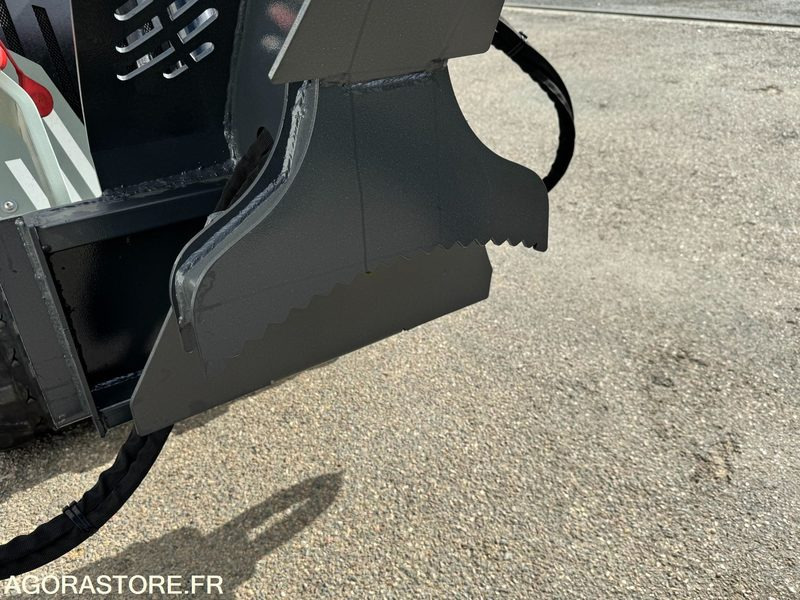 Grappin forestier avec rotator pour mini chargeuse à chenilles - Сельскохозяйственная техника: фото 4 Grappin forestier avec rotator pour mini chargeuse à chenilles - Сельскохозяйственная техника: фото 4