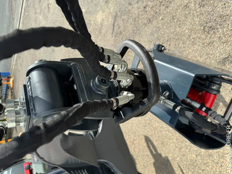 Grappin forestier avec rotator pour mini chargeuse à chenilles - Сельскохозяйственная техника: фото 5 Grappin forestier avec rotator pour mini chargeuse à chenilles - Сельскохозяйственная техника: фото 5