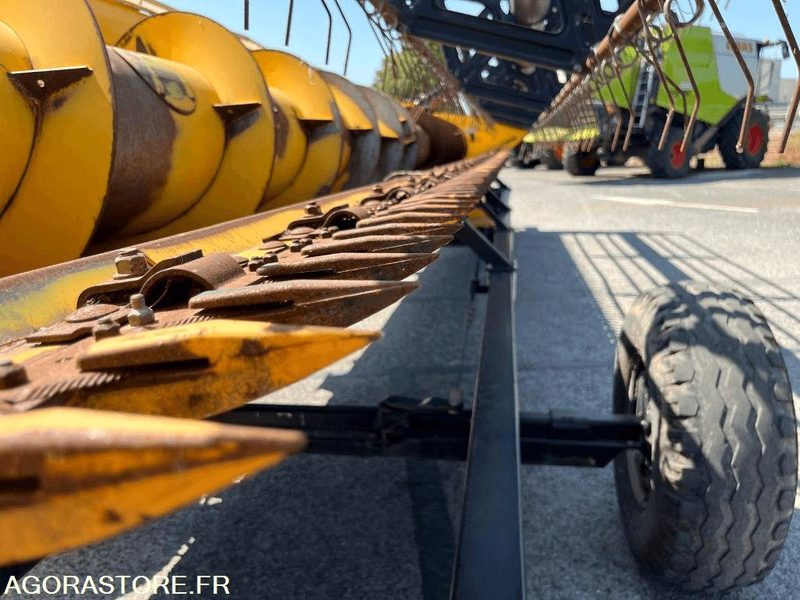 Сельскохозяйственная техника MOISSONNEUSE BATTEUSE NEW HOLLAND CR 9.80 - 2019 / 2523 HEURES: фото 18 Сельскохозяйственная техника MOISSONNEUSE BATTEUSE NEW HOLLAND CR 9.80 - 2019 / 2523 HEURES: фото 18