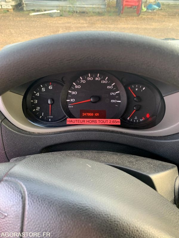 VSAV RENAULT MASTER3 EA080NB - Машина скорой помощи: фото 4 VSAV RENAULT MASTER3 EA080NB - Машина скорой помощи: фото 4