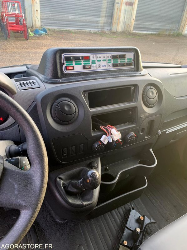 VSAV RENAULT MASTER3 EA080NB - Машина скорой помощи: фото 5 VSAV RENAULT MASTER3 EA080NB - Машина скорой помощи: фото 5