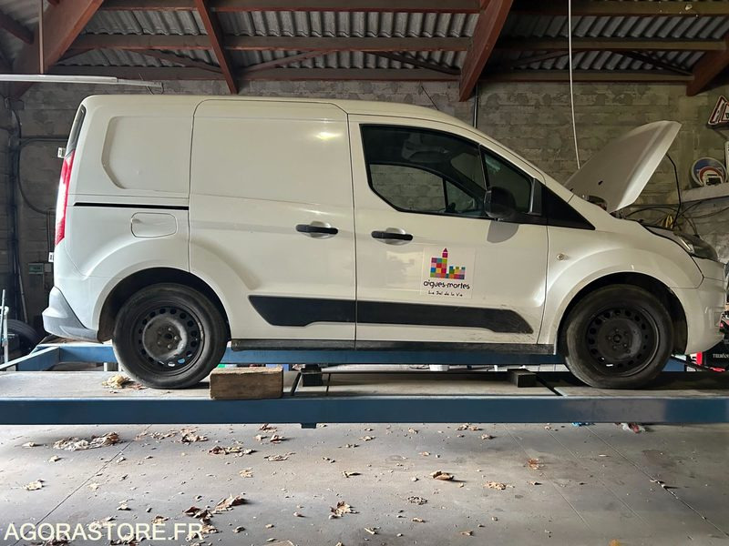 Véhicule utilitaire - Цельнометаллический фургон: фото 2 Véhicule utilitaire - Цельнометаллический фургон: фото 2