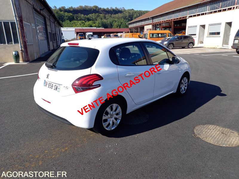 Vends Peugeot 208 essence - Легковой автомобиль: фото 5 Vends Peugeot 208 essence - Легковой автомобиль: фото 5