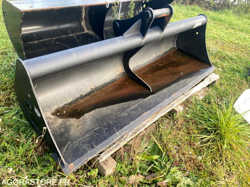 Godet curage 1800 mm NEUF - Запчасти для Строительной техники: фото 1 Godet curage 1800 mm NEUF - Запчасти для Строительной техники: фото 1