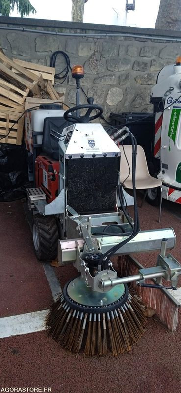 Balayeuse désherbeuse deneigeuse COCHET type GECKO automotrice 27 heures 2021 - Подметально-уборочная машина: фото 2 Balayeuse désherbeuse deneigeuse COCHET type GECKO automotrice 27 heures 2021 - Подметально-уборочная машина: фото 2