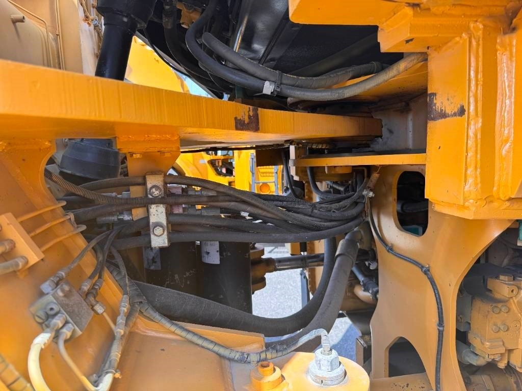 CAT 980 G - Колёсный погрузчик: фото 4 CAT 980 G - Колёсный погрузчик: фото 4