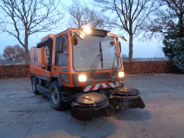 Schmidt Metro 500 4x2 - Подметально-уборочная машина: фото 3 Schmidt Metro 500 4x2 - Подметально-уборочная машина: фото 3