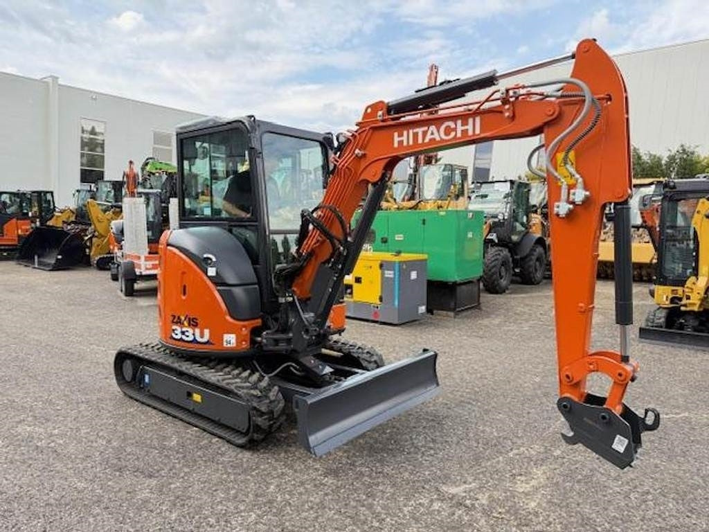 Hitachi ZX33U-6 - Мини-экскаватор: фото 1 Hitachi ZX33U-6 - Мини-экскаватор: фото 1