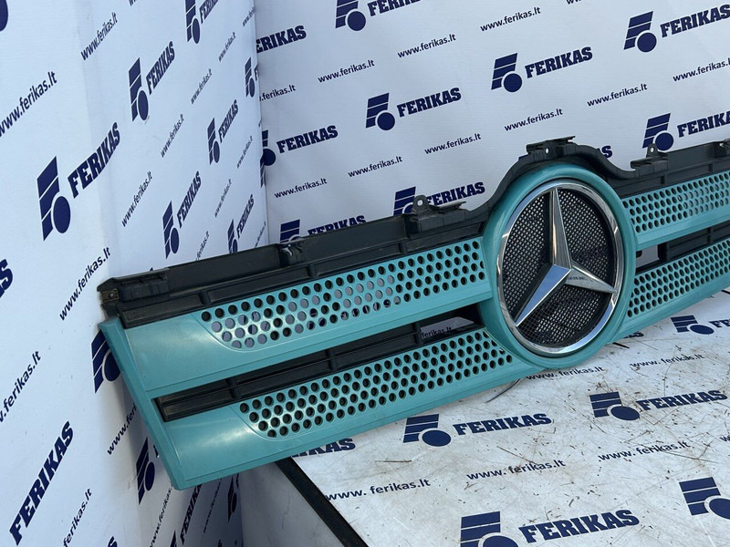 Mercedes-Benz bonnet grill with illuminated logo - Капот для Грузовиков: фото 2 Mercedes-Benz bonnet grill with illuminated logo - Капот для Грузовиков: фото 2