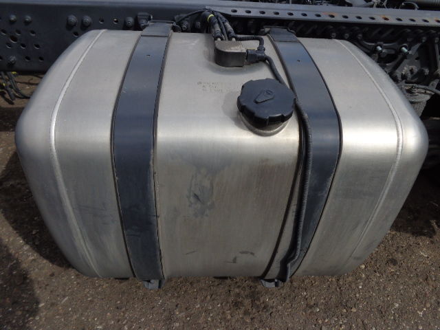 Mercedes-Benz fuel tank with brackets - Топливный бак для Грузовиков: фото 1 Mercedes-Benz fuel tank with brackets - Топливный бак для Грузовиков: фото 1