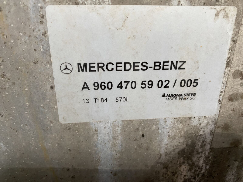 Mercedes-Benz with brackets - Топливный бак для Грузовиков: фото 5 Mercedes-Benz with brackets - Топливный бак для Грузовиков: фото 5