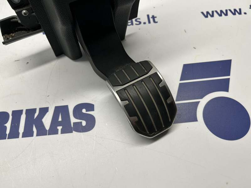 Scania accelerator pedal - Педаль для Грузовиков: фото 2 Scania accelerator pedal - Педаль для Грузовиков: фото 2