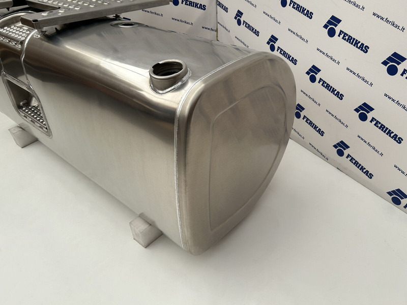 Volvo New aluminum fuel tank 700L - Топливный бак для Грузовиков: фото 3 Volvo New aluminum fuel tank 700L - Топливный бак для Грузовиков: фото 3