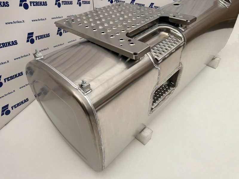 Volvo New aluminum fuel tank 870L - Топливный бак для Грузовиков: фото 3 Volvo New aluminum fuel tank 870L - Топливный бак для Грузовиков: фото 3