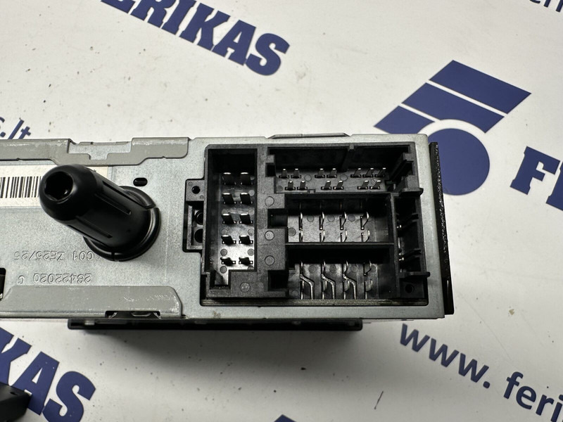 Volvo CD changer - Запчасти для Грузовиков: фото 3 Volvo CD changer - Запчасти для Грузовиков: фото 3