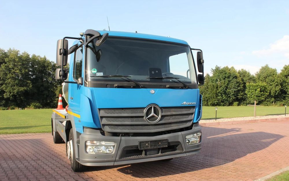 Mercedes-Benz ATEGO 13 18 EURO 6 BLUETEC 6 BECZKAASENIZACYJNA 7 200 LITRÓW - Грузовик-цистерна: фото 3 Mercedes-Benz ATEGO 13 18 EURO 6 BLUETEC 6 BECZKAASENIZACYJNA 7 200 LITRÓW - Грузовик-цистерна: фото 3